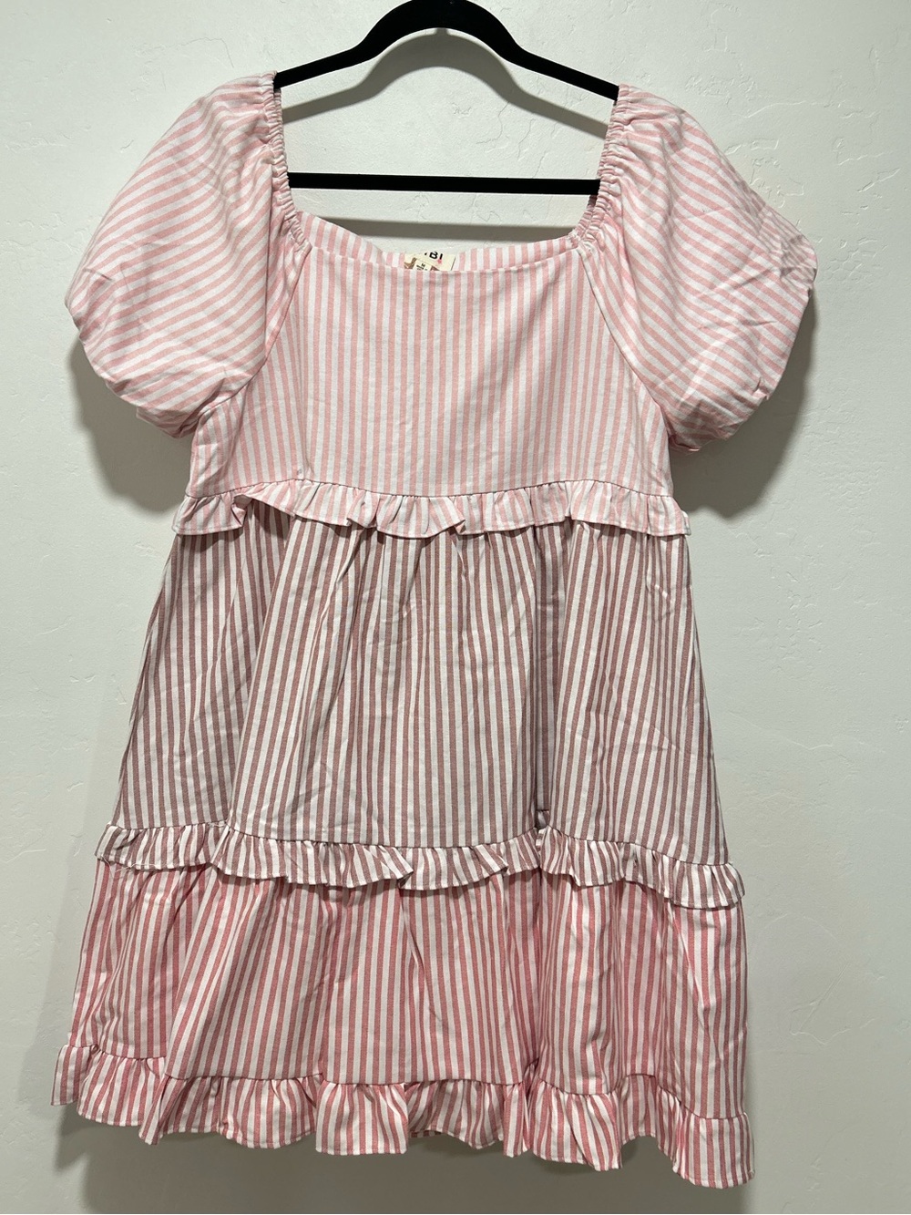 Pink & White Striped Puff Short Sleeve Tiered Babydoll Mini Dress Size Medium